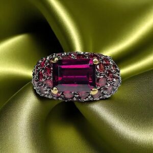 10K Gold -Natural Indian Garnet Cluster Ring - Size 6 -4.5CTTW Garnet Ring -4.4g